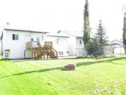 804 10 Street, Fox Creek, AB - Outdoor