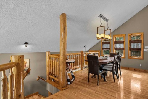 150 Hubman Landing, Canmore, AB - Indoor Photo Showing Dining Room