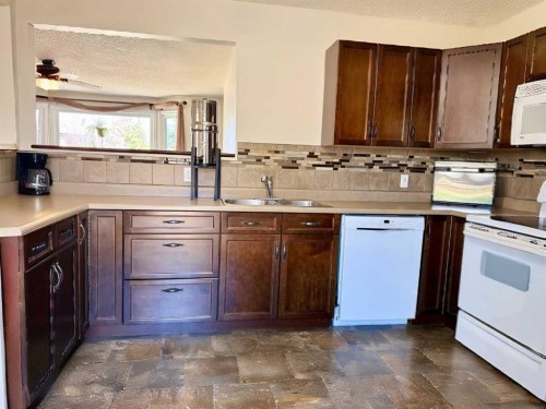 5722 11 Avenue, Edson, AB - Indoor Photo Showing Kitchen