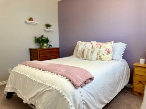 5722 11 Avenue, Edson, AB - Indoor Photo Showing Bedroom