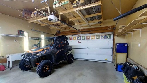5722 11 Avenue, Edson, AB - Indoor Photo Showing Garage