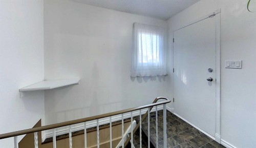 5722 11 Avenue, Edson, AB - Indoor Photo Showing Other Room