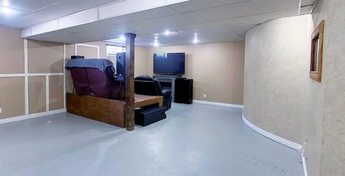 5722 11 Avenue, Edson, AB - Indoor Photo Showing Other Room