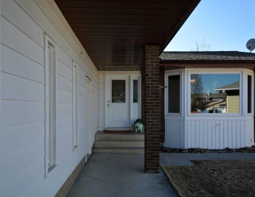 5722 11 Avenue, Edson, AB - Outdoor
