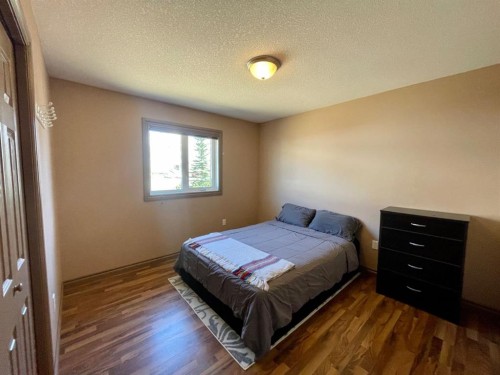 4108 16 Avenue, Edson, AB - Indoor Photo Showing Bedroom