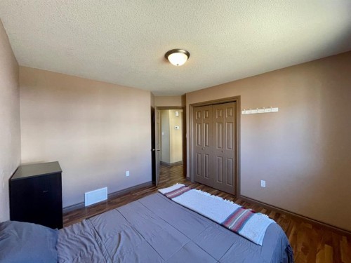 4108 16 Avenue, Edson, AB - Indoor Photo Showing Bedroom