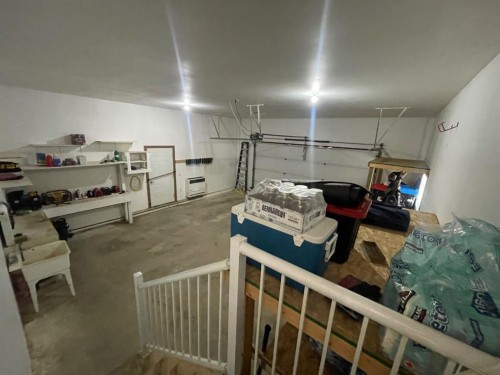 4108 16 Avenue, Edson, AB - Indoor Photo Showing Garage