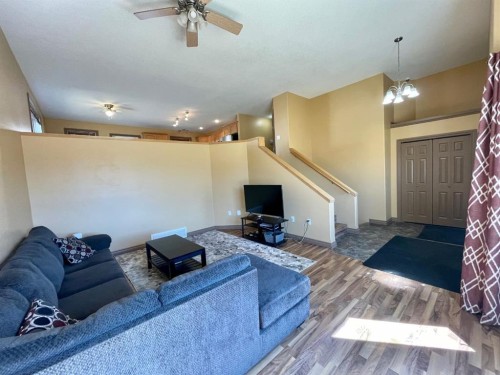 4108 16 Avenue, Edson, AB - Indoor Photo Showing Living Room