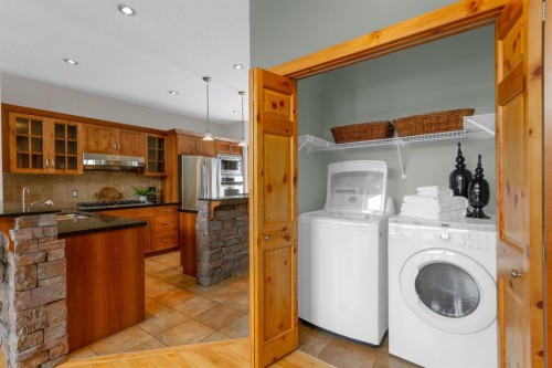 330 Casale Place, Canmore, AB - Indoor Photo Showing Laundry Room