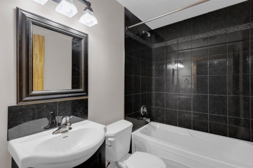 330 Casale Place, Canmore, AB - Indoor Photo Showing Bathroom