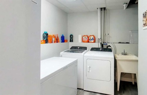 4104 18 Avenue, Edson, AB - Indoor Photo Showing Laundry Room