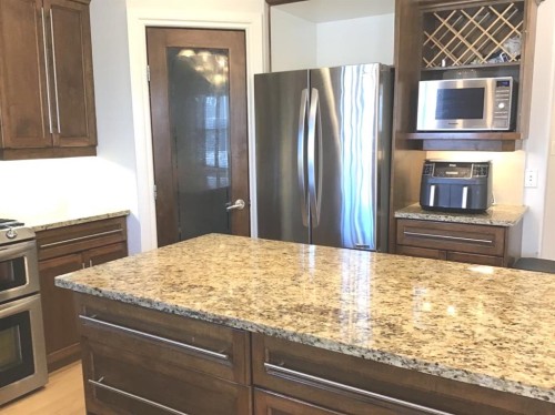 34 Poplar Drive, Whitecourt, AB - Indoor Photo Showing Kitchen With Upgraded Kitchen