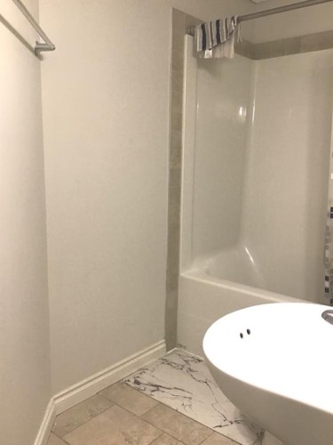 34 Poplar Drive, Whitecourt, AB - Indoor Photo Showing Bathroom