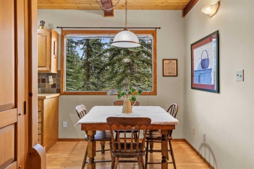 204 Grassi Place, Canmore, AB - Indoor Photo Showing Dining Room