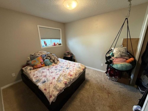 110 Muldoon Crescent, Hinton, AB - Indoor Photo Showing Bedroom
