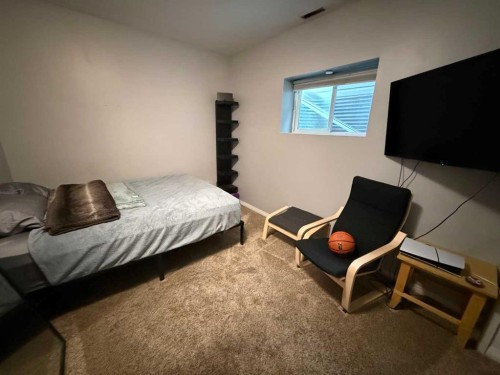110 Muldoon Crescent, Hinton, AB - Indoor Photo Showing Bedroom