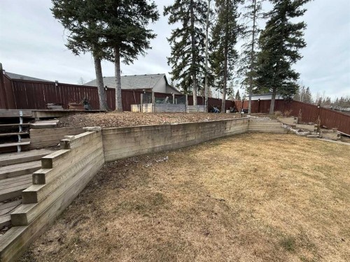 110 Muldoon Crescent, Hinton, AB - Outdoor