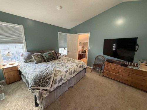 110 Muldoon Crescent, Hinton, AB - Indoor Photo Showing Bedroom