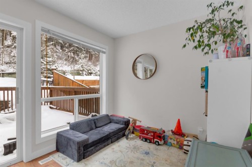 931 Wilson, Canmore, AB - Indoor