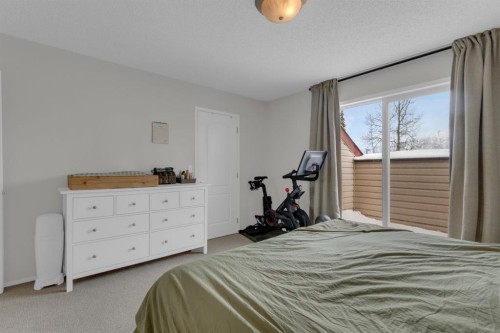 931 Wilson, Canmore, AB - Indoor Photo Showing Bedroom