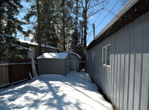 35-810 56 Street, Edson, AB 