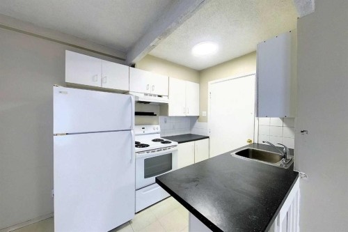 4510 8A Avenue, Edson, AB - Indoor Photo Showing Kitchen
