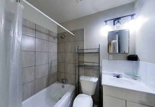4510 8A Avenue, Edson, AB - Indoor Photo Showing Bathroom