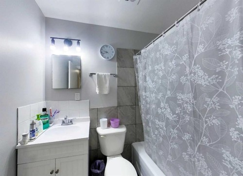 4510 8A Avenue, Edson, AB - Indoor Photo Showing Bathroom