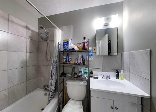 4510 8A Avenue, Edson, AB - Indoor Photo Showing Bathroom