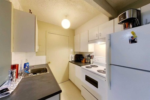 4510 8A Avenue, Edson, AB - Indoor Photo Showing Kitchen