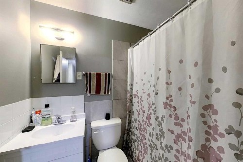4510 8A Avenue, Edson, AB - Indoor Photo Showing Bathroom