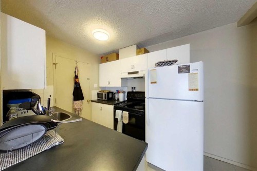 4504 8B Avenue, Edson, AB - Indoor Photo Showing Kitchen