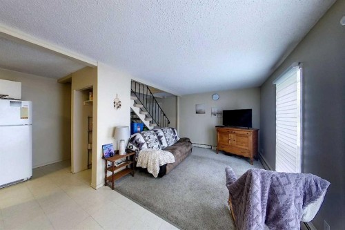 4504 8B Avenue, Edson, AB - Indoor Photo Showing Bedroom