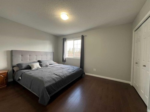 8-624 41 Street, Edson, AB - Indoor Photo Showing Bedroom