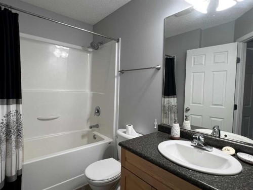 8-624 41 Street, Edson, AB - Indoor Photo Showing Bathroom
