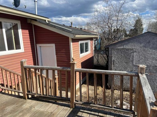 709 3 Avenue, Fox Creek, AB - Outdoor With Deck Patio Veranda With Exterior