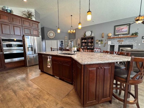222041 Township 650 Road, Athabasca, AB - Indoor Photo Showing Kitchen With Upgraded Kitchen
