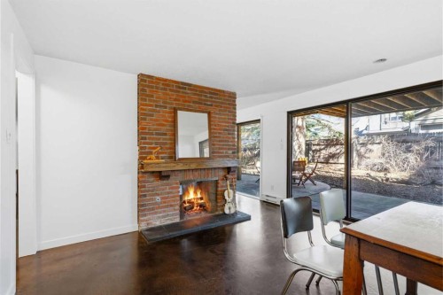 620 Lansdowne Avenue Sw, Calgary, AB - Indoor With Fireplace