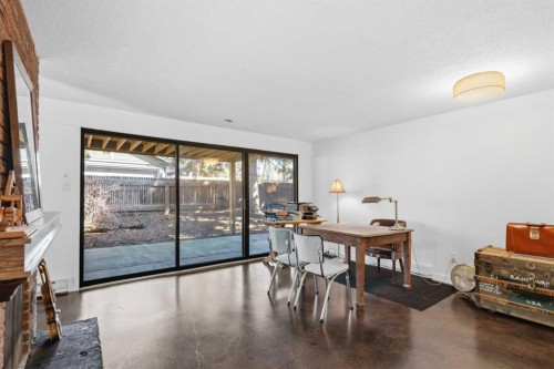 620 Lansdowne Avenue Sw, Calgary, AB - Indoor Photo Showing Dining Room