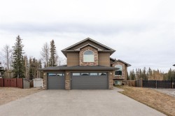 165 Muldoon Crescent Hinton, AB T7V 0A1