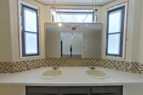 2135 Mistassiniy Road, Wabasca, AB - Indoor Photo Showing Bathroom