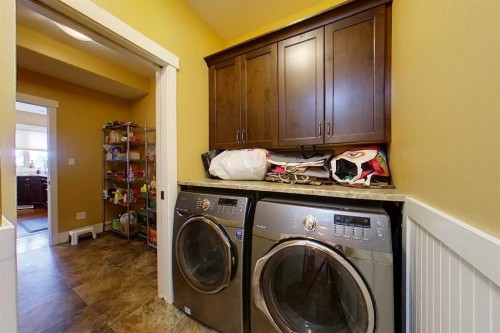 10 Parkdale Way Se, Slave Lake, AB - Indoor Photo Showing Laundry Room
