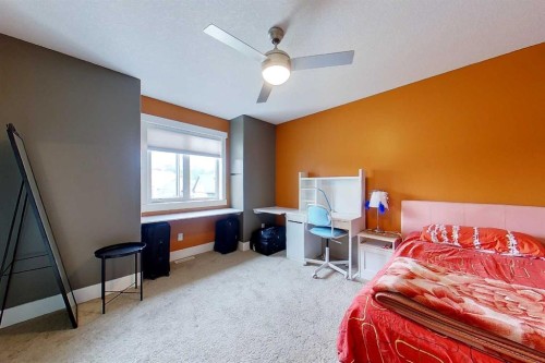 10 Parkdale Way Se, Slave Lake, AB - Indoor Photo Showing Bedroom