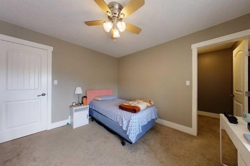 10 Parkdale Way Se, Slave Lake, AB - Indoor Photo Showing Bedroom