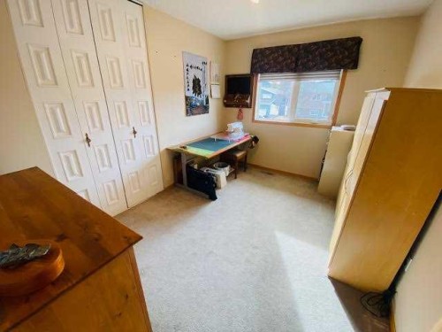 158 Maligne Drive, Hinton, AB - Indoor Photo Showing Other Room