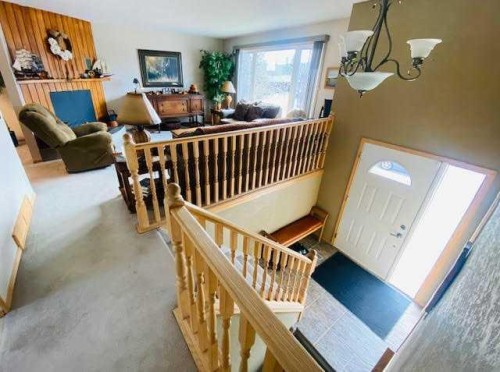 158 Maligne Drive, Hinton, AB - Indoor Photo Showing Other Room