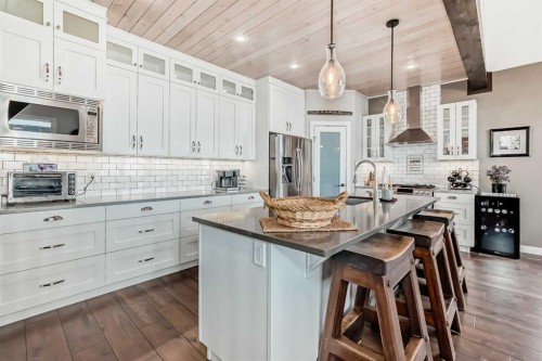 21 Marina View Close, Rochon Sands, AB - Indoor Photo Showing Kitchen With Upgraded Kitchen