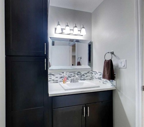 4307 10 Avenue, Edson, AB - Indoor Photo Showing Bathroom