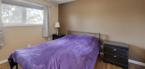 4307 10 Avenue, Edson, AB - Indoor Photo Showing Bedroom