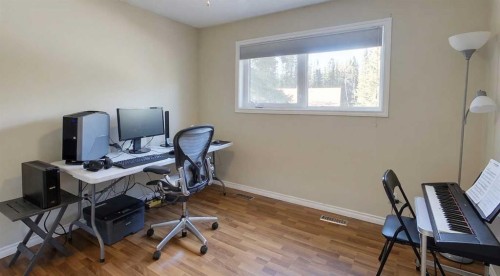 4307 10 Avenue, Edson, AB - Indoor Photo Showing Office